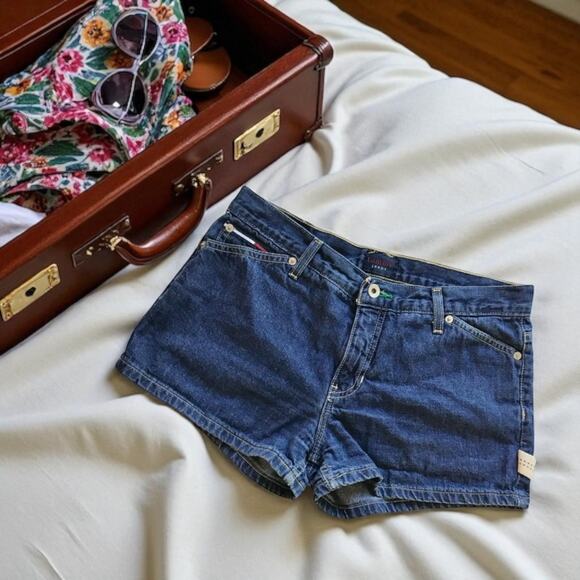 Tommy Hilfiger Women's Junior 9 VTG Y2K 1999 Dark Wash 100% Cotton Jean Shorts - Picture 1 of 13